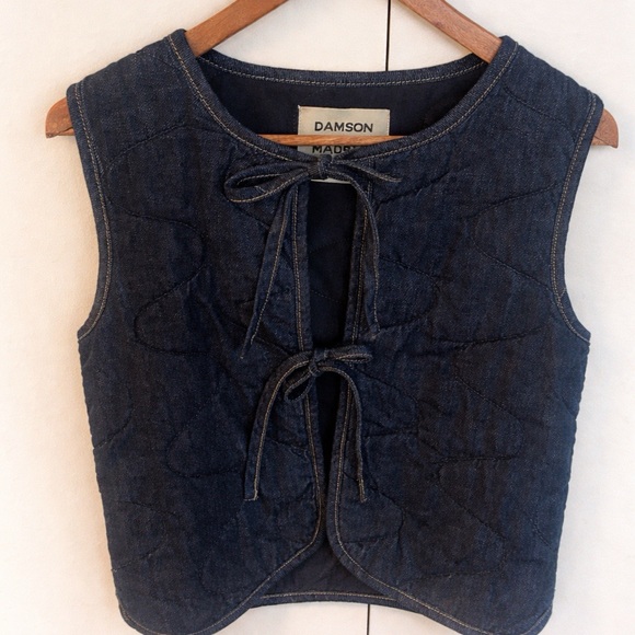 Elegant Navy Quilted Vest for Women - Picture 2 of 4